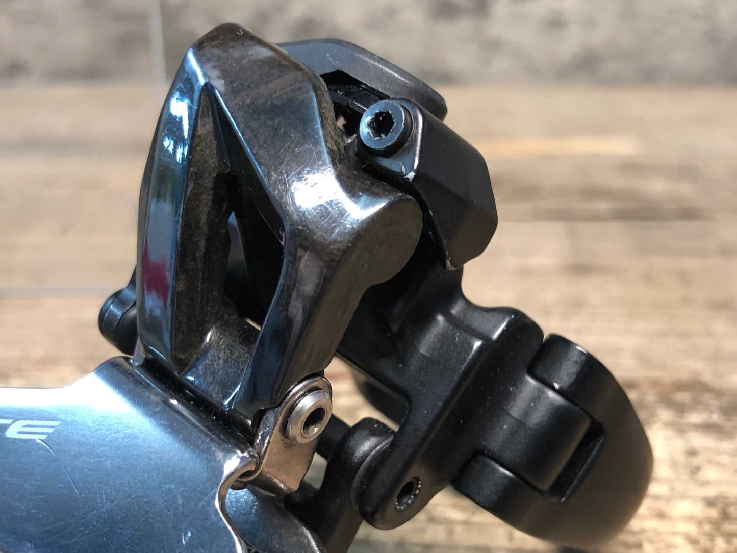 IZ970 シマノ SHIMANO デュラエース DURA-ACE FD-R9100 フロントディレイラー バンド式 Φ31.8