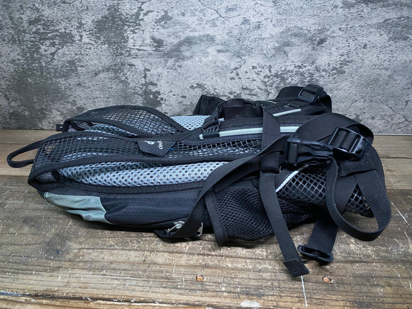 IR695 ドイター deuter race リュック バックパック 黒