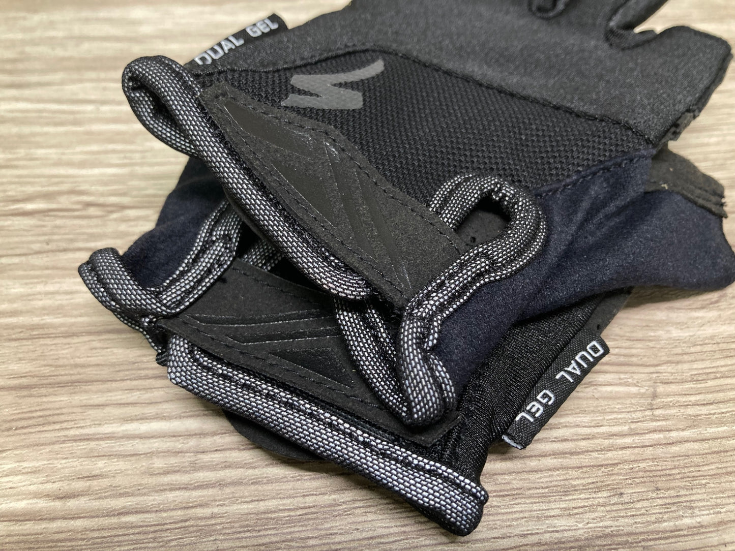 JA753 スペシャライズド SPECIALIZED 指切 グローブ 黒 S