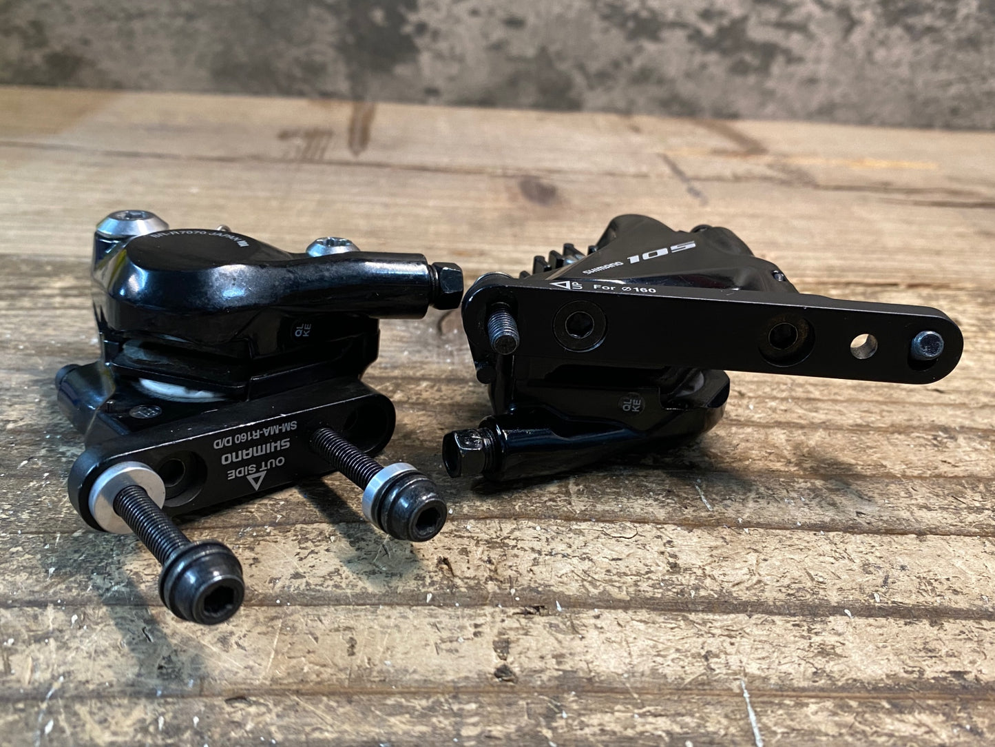 IX767 シマノ SHIMANO 105 BR-R7070 ディスクブレーキキャリパー 前後セット 油圧