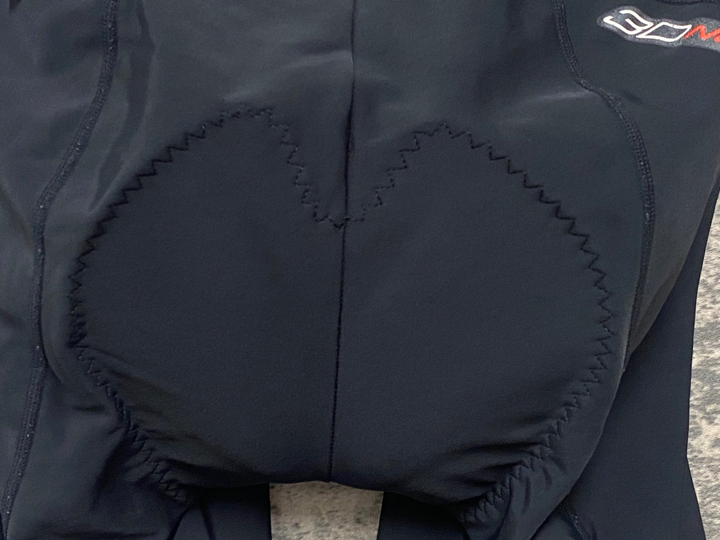 IY660 パールイズミ PEARL iZUMi レーサーパンツ 黒 3L 3DNEO