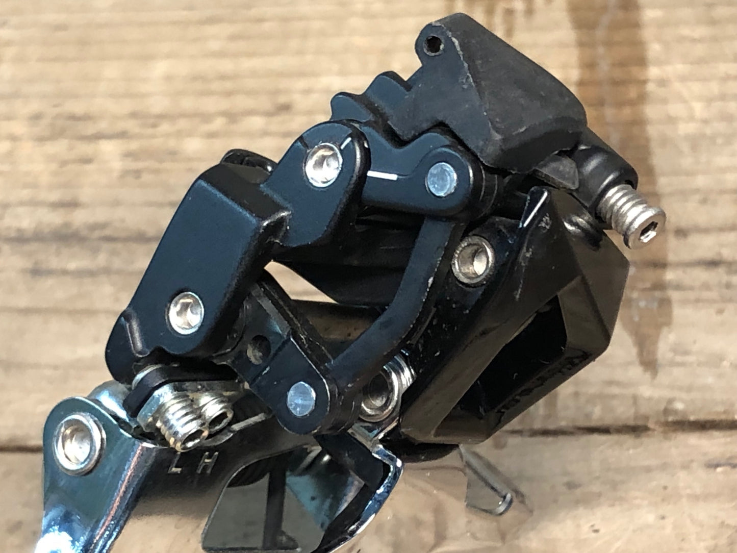 IY914 シマノ SHIMANO 105 FD-R7000 フロントディレイラー 直付