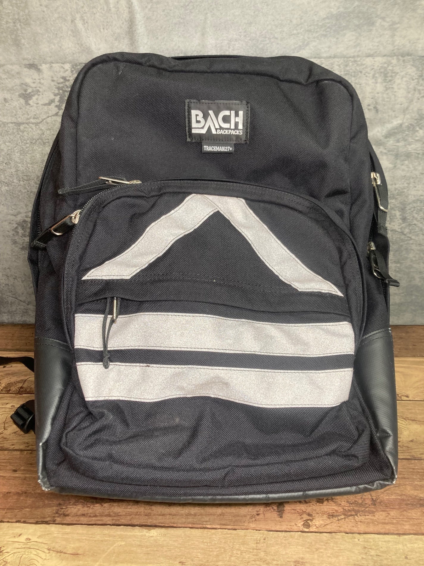IN957 BACH BACKPACKS TRACKMAN27+ リュック バックパック 黒