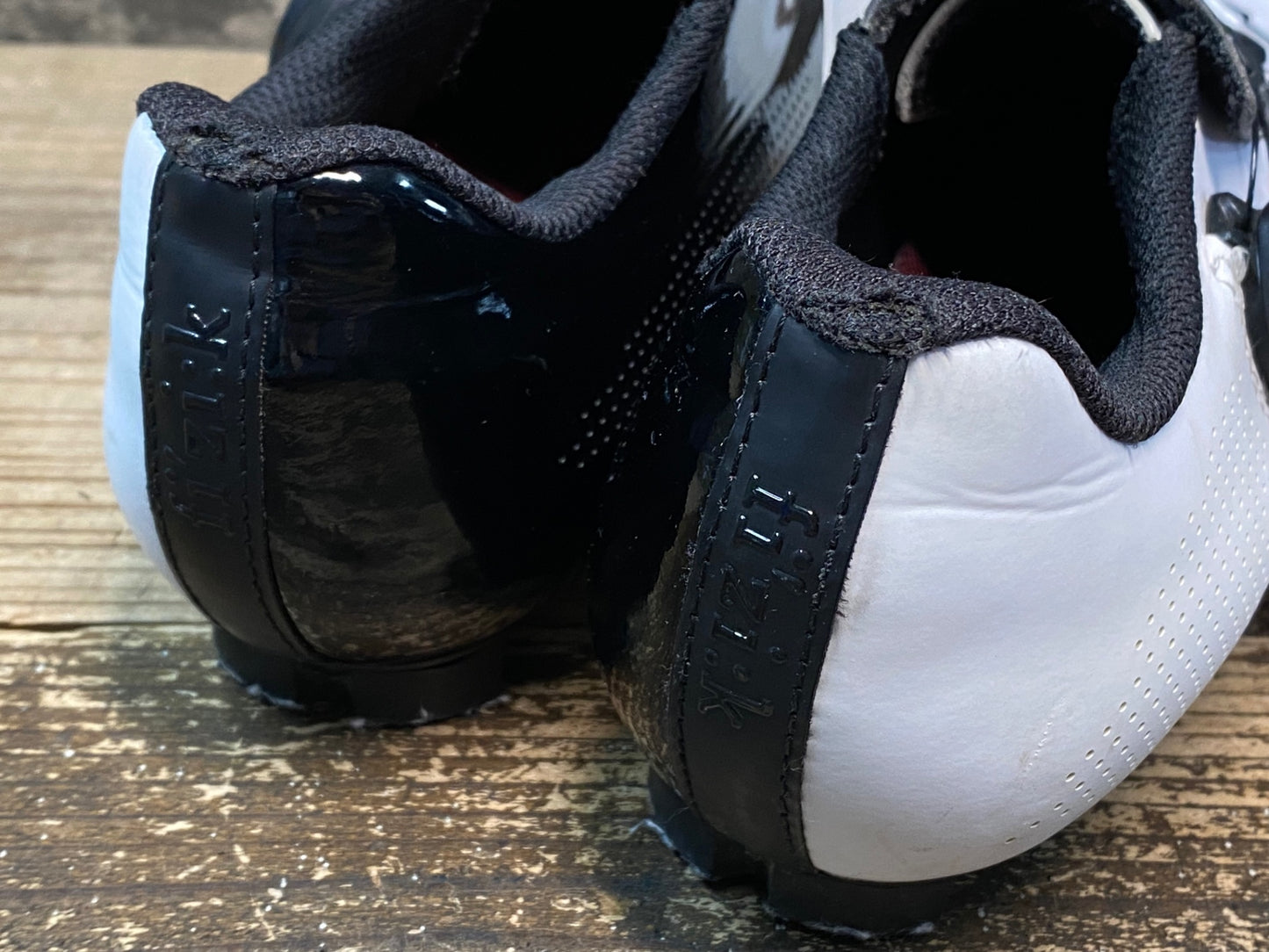 JB327 フィジーク fizik ARIA R3 Shoes ビンディングシューズ 白 黒 EU37.5 3穴