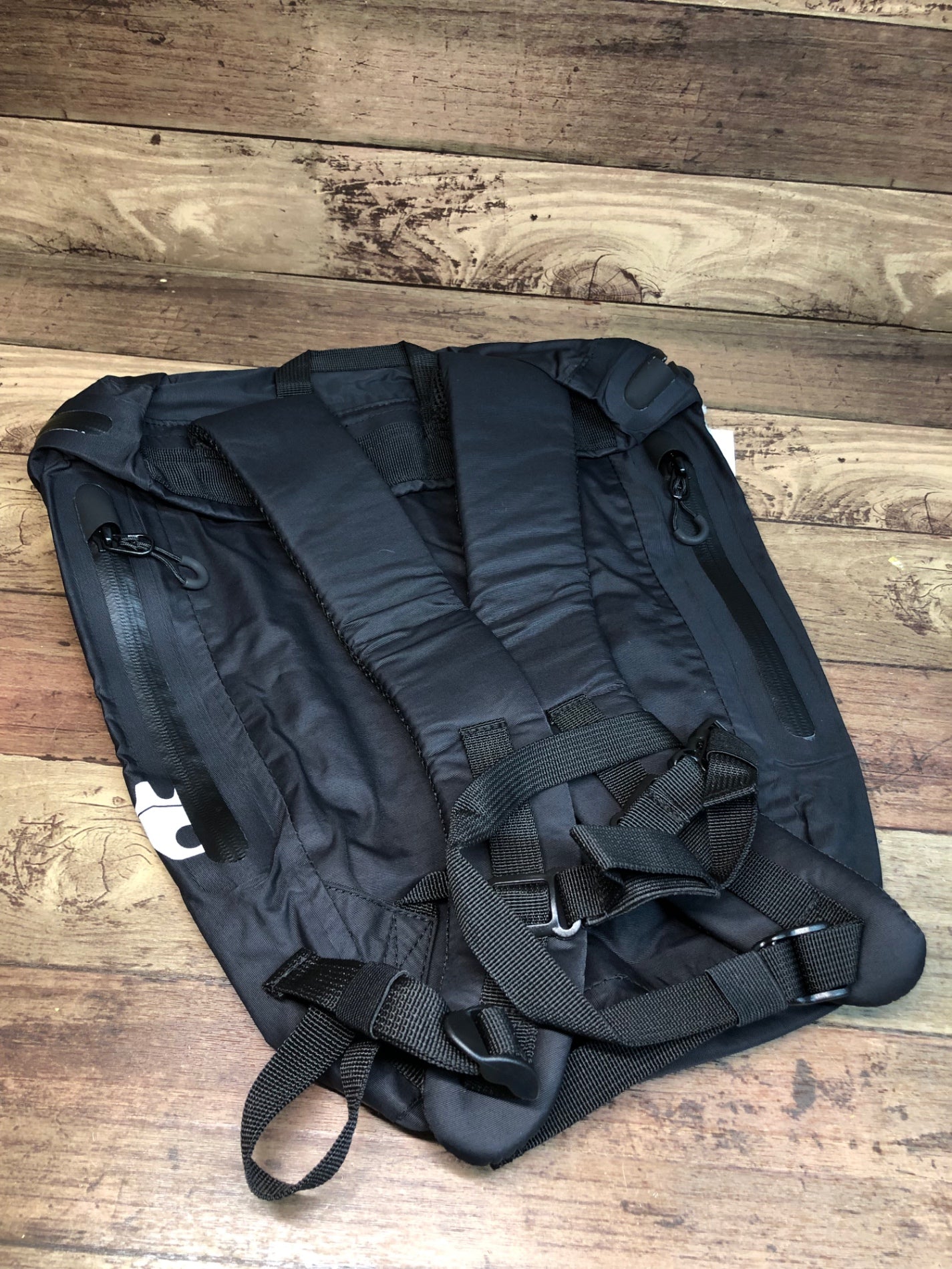 IJ991 R250 防水スクエアバックパック 黒