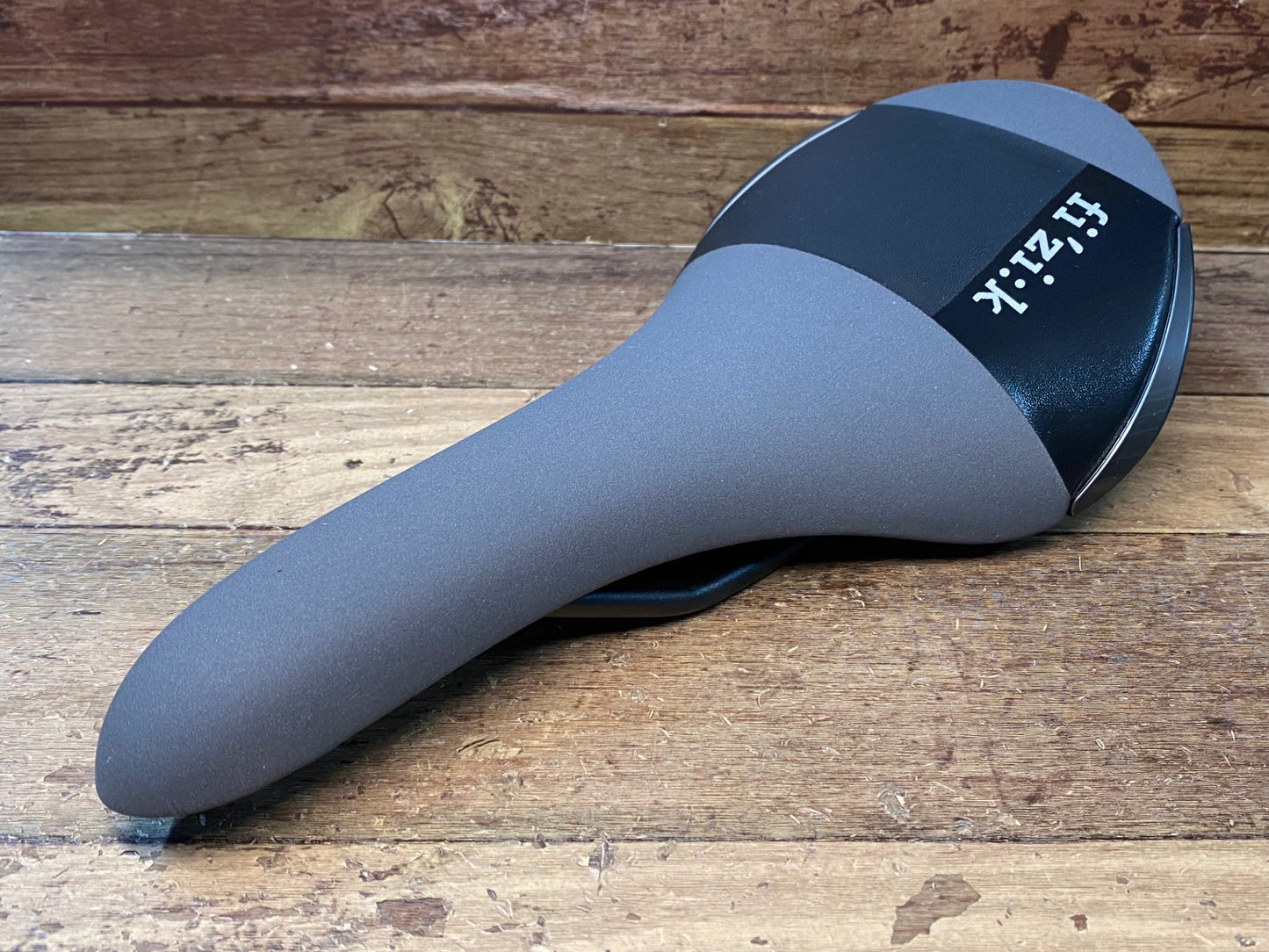 IM940 フィジーク Fizik ALIANTE R3 サドル KIUMレール