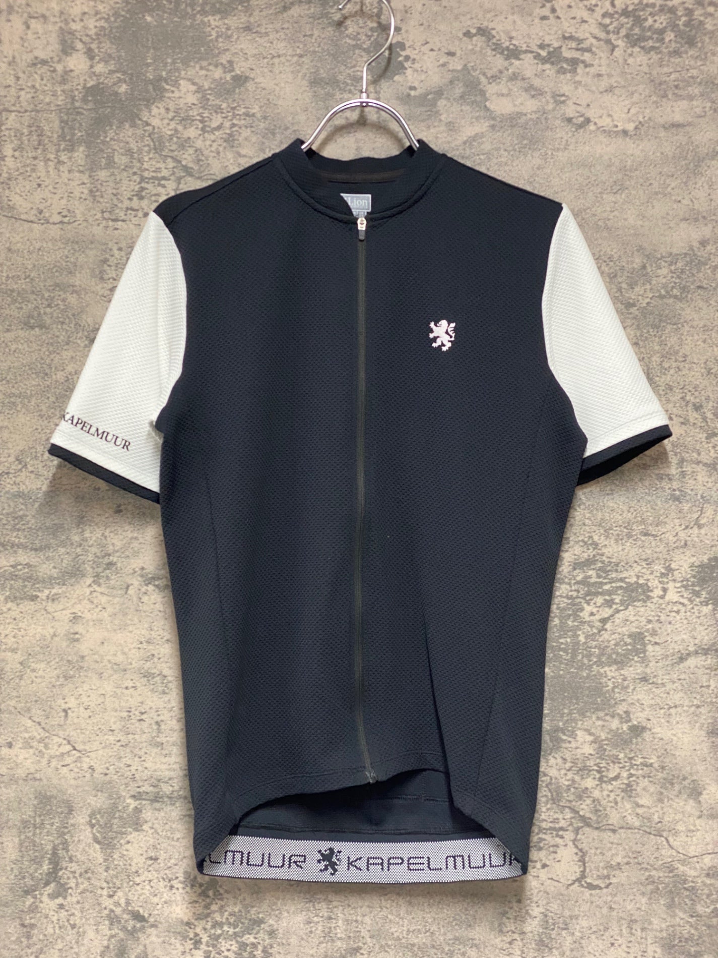 JB702 リオンドカペルミュール Lion de KAPELMUUR 半袖 サイクルジャージ 黒 白 M