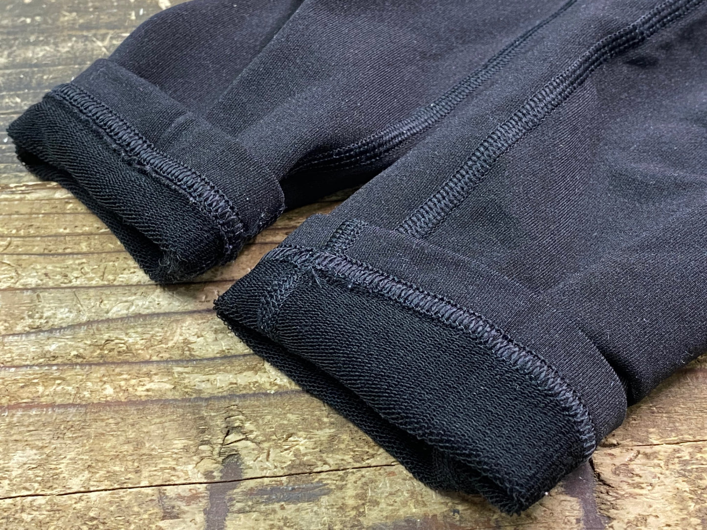 IV236 ラファ Rapha CLASSIC THERMAL LEG Warmers 黒 ピンク