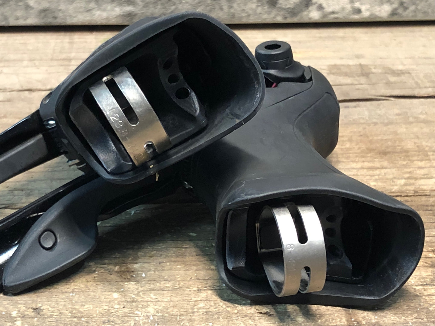 IR124 シマノ SHIMANO ソラ SORA ST-3500 STIレバー 2x9S