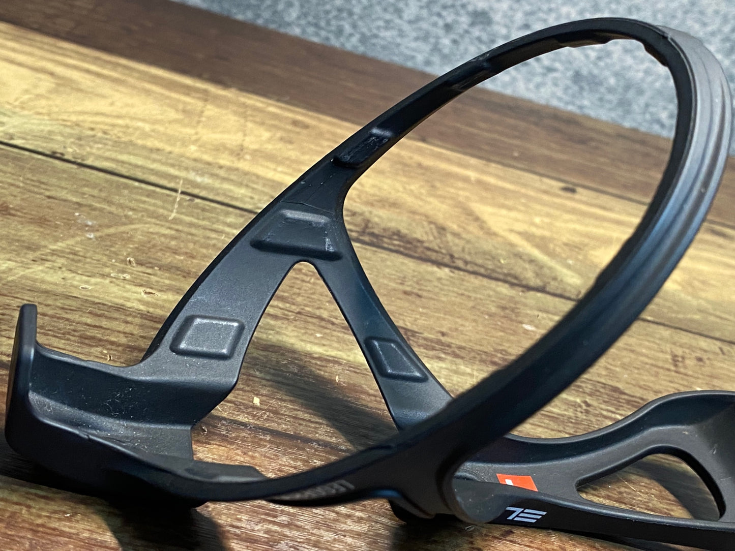 JA673 エリート ELITE LEGGERO CARBON ボトルケージ