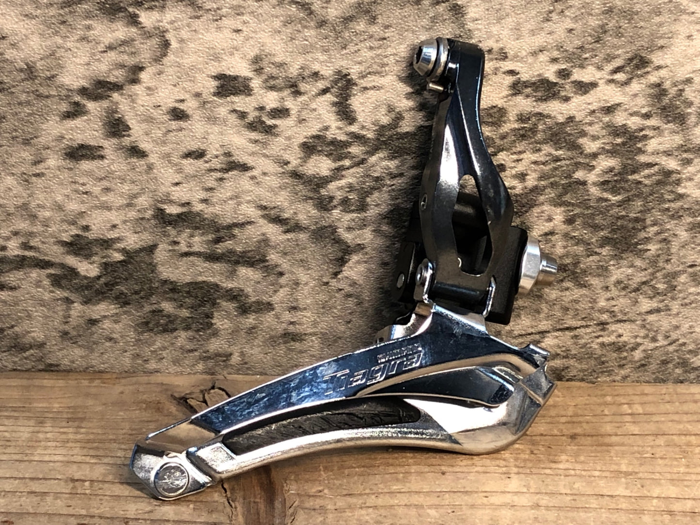 JA578 シマノ SHIMANO ティアグラ Tiagra FD-4700 フロントディレイラー 直付