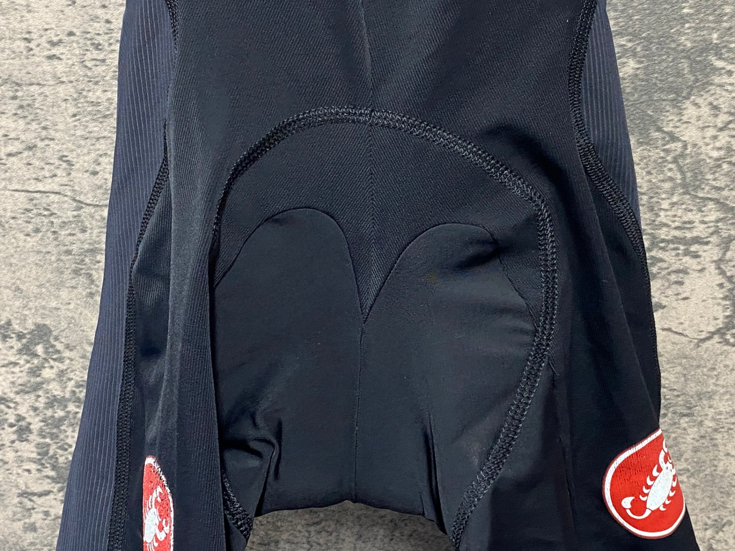 IZ354 カステリ CASTELLI ROSSO CORSA ビブショーツ L ブラック