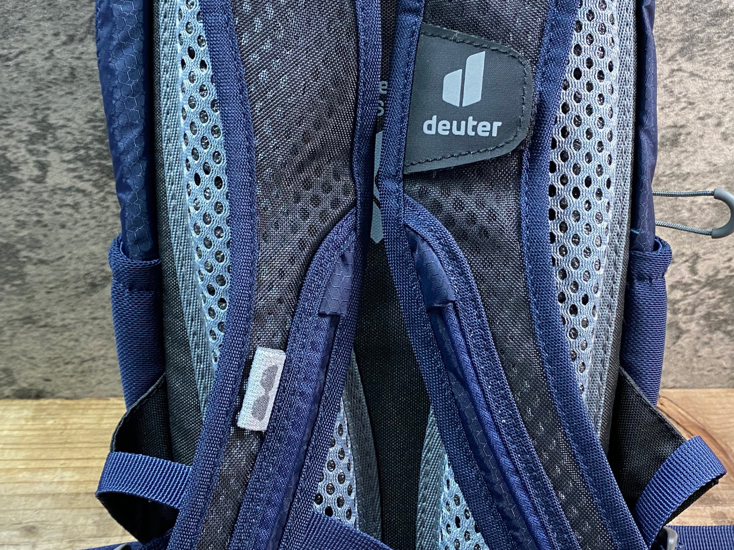 JA746 ドイター deuter ultora ride 6 バックパック リュック ネイビー