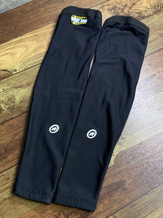 IZ196 アソス assos アームウォーマー 黒 1 裏起毛