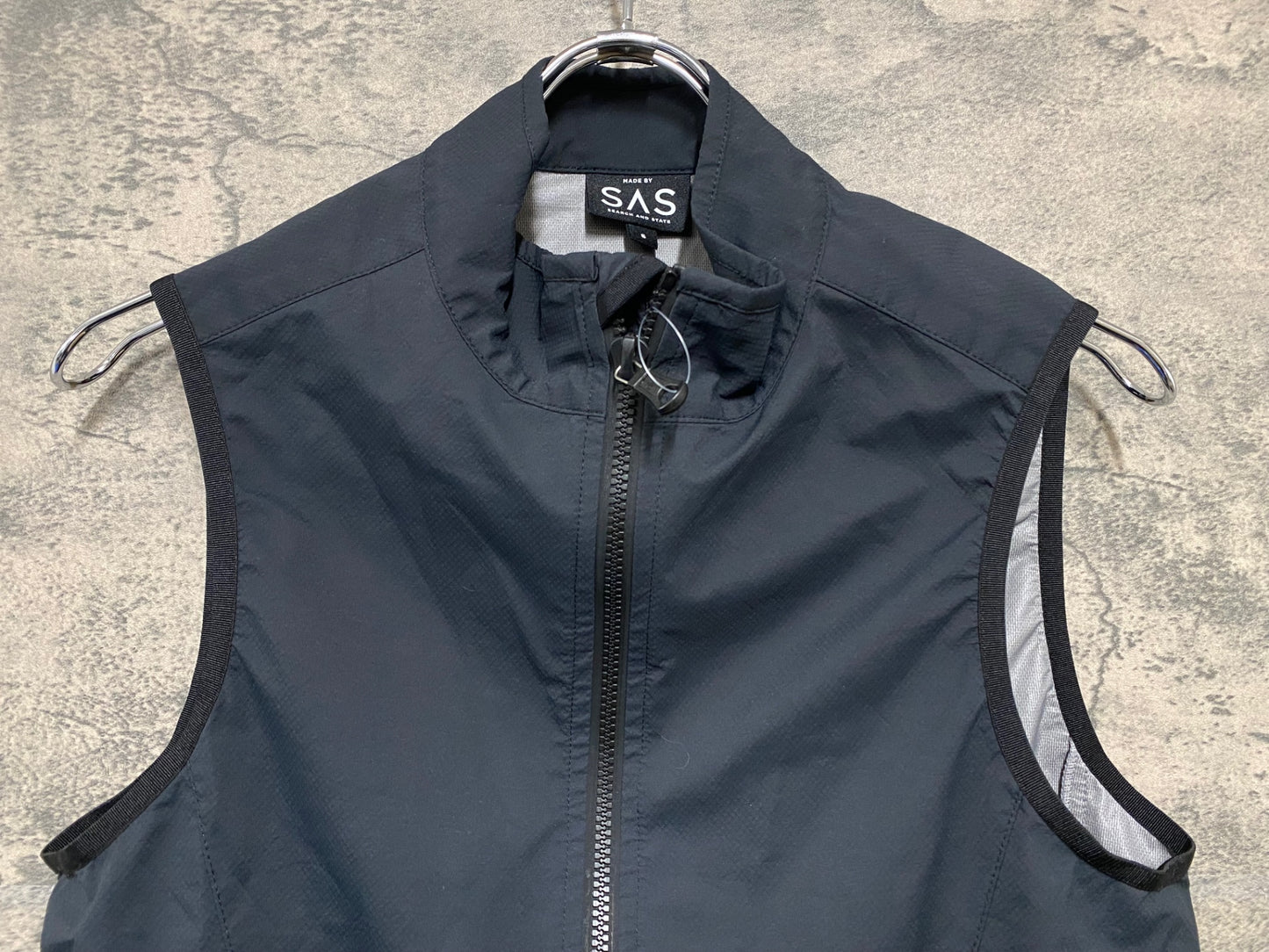 IS744 SEARCH AND STATE サイクルベスト ジレ 紺 S