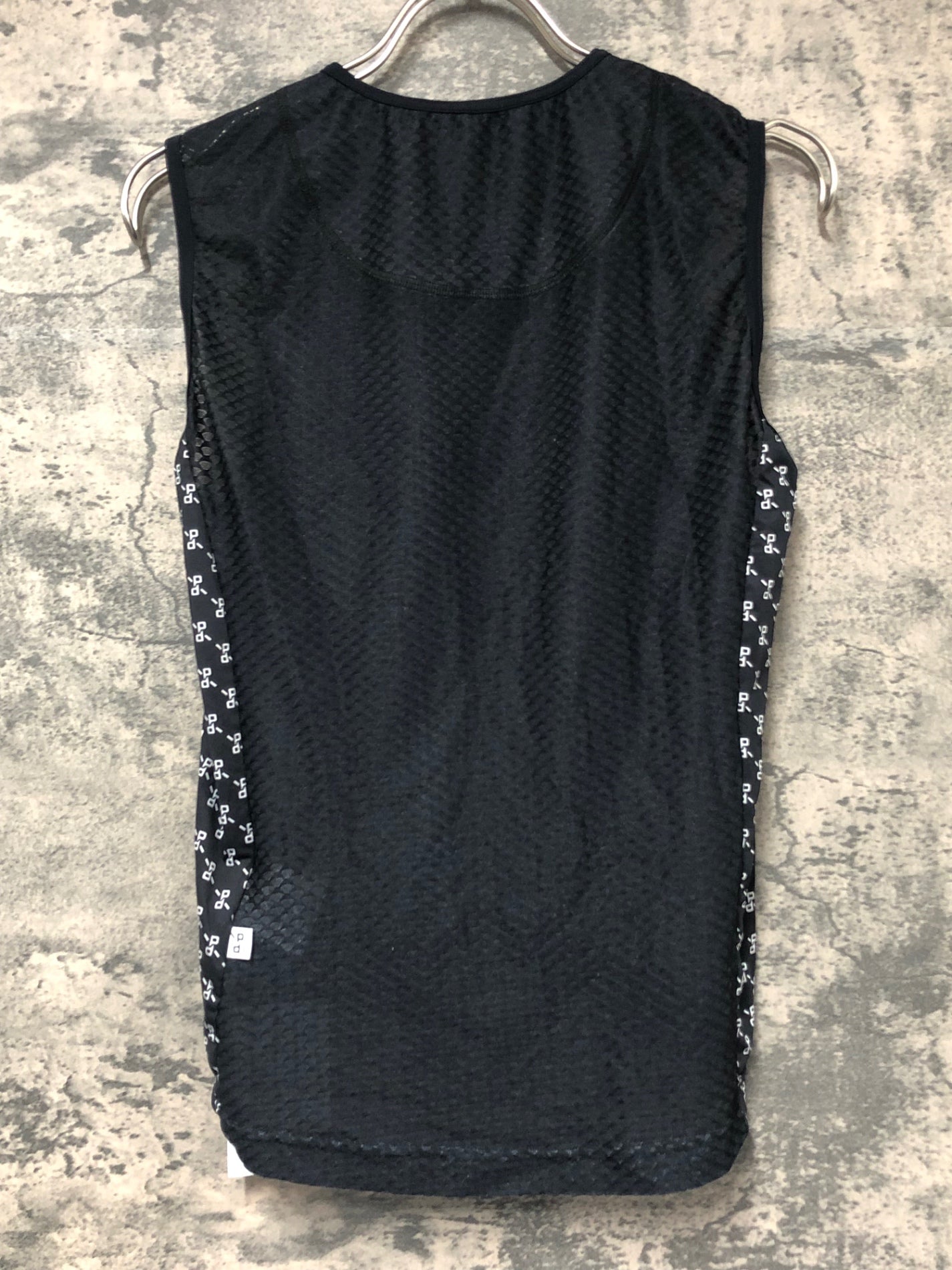 IW788 プロトンドパリ Peloton de Paris ノースリーブ べースレイヤー 黒 XS