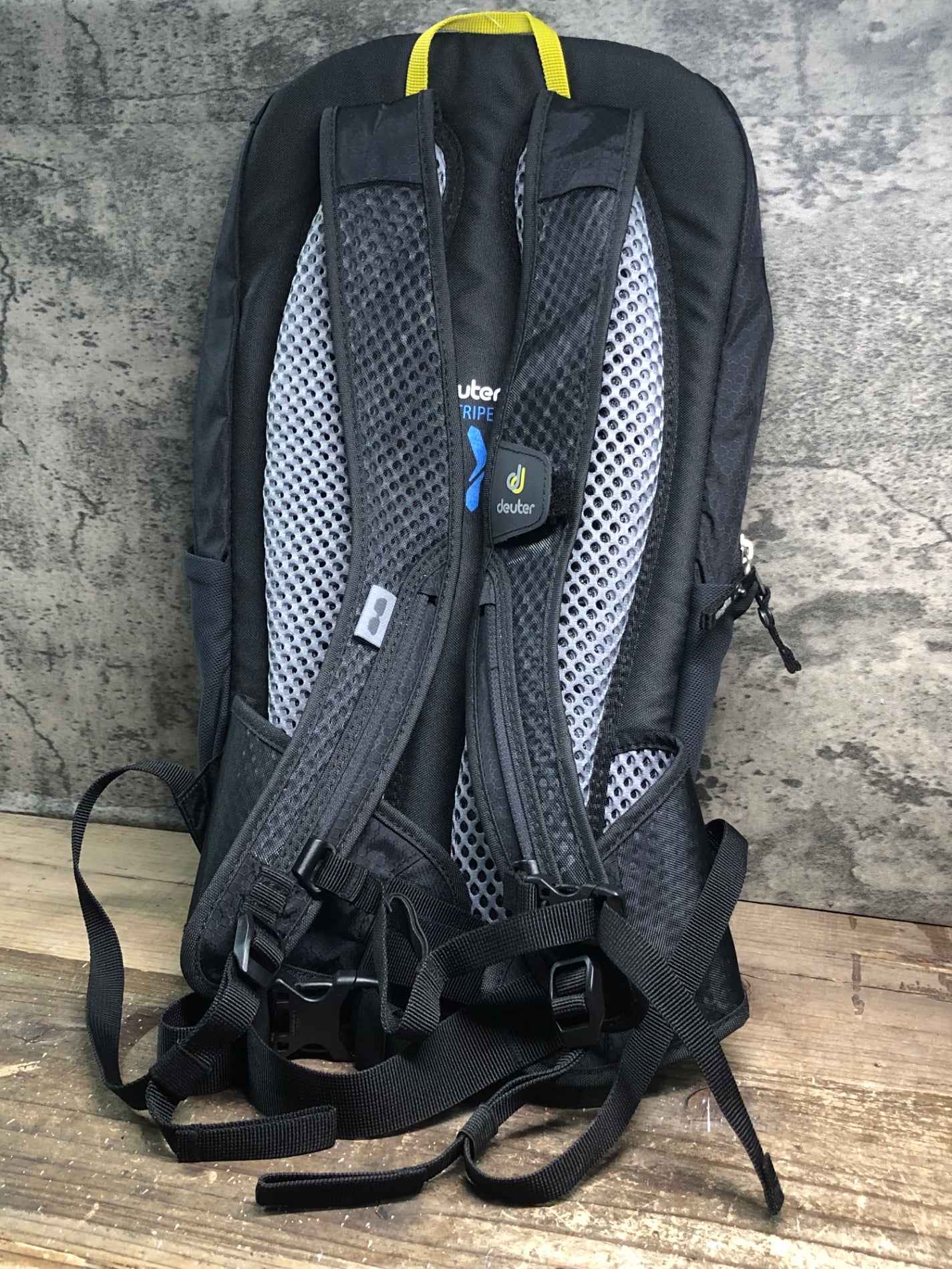 IV547 ドイター deuter RACE X 12 リュックサック バックパック 黒