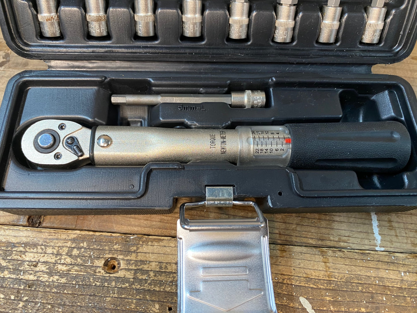 IU254 XTOOLS トルクレンチセット 2-24N･m 1/4” T20/T25/T30/3/4/5/5L/6/8/10mm