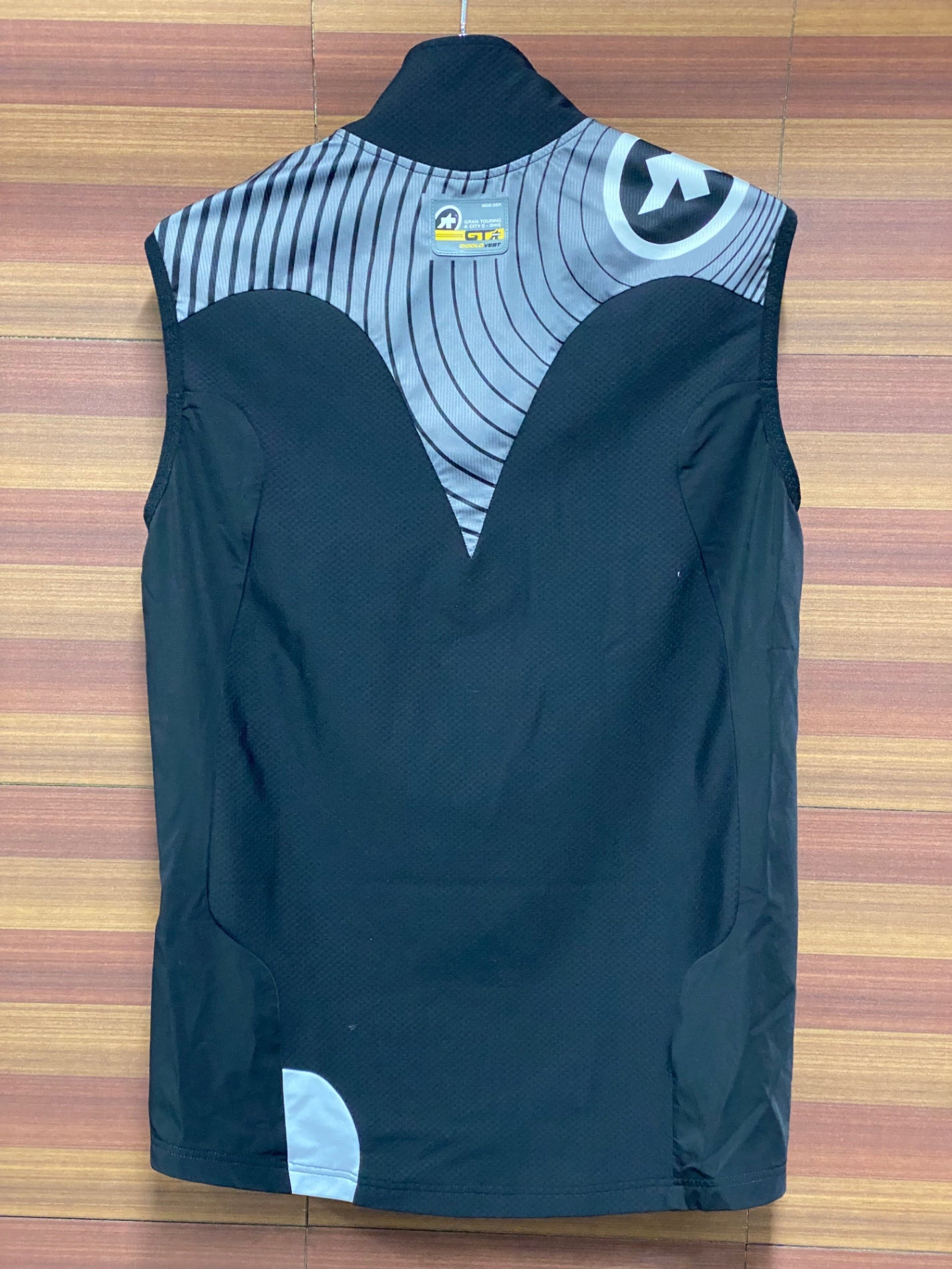 IU079 アソス assos GIGOLO VEST サイクルベスト ジレ 黒 グレー M ハーフジップ