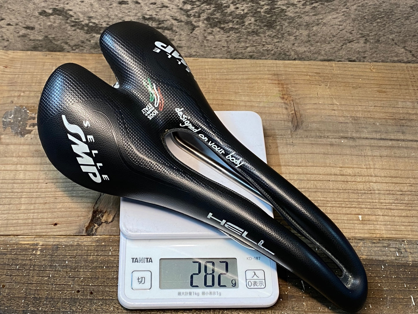 IO378 セラ SELLE SMP HELL サドル 黒