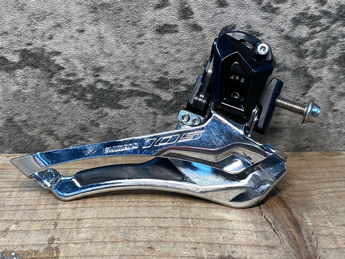 IU682 シマノ SHIMANO 105 FD-R7000 フロントディレイラー 2S 直付