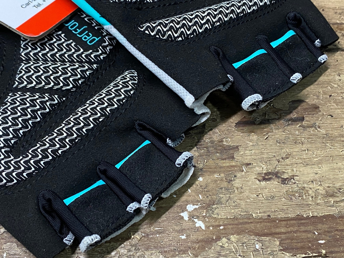 IL810 KINETIX 指切りグローブ 白黒 S レディース