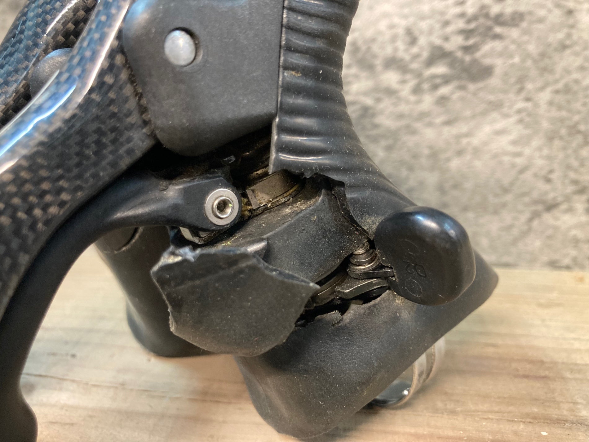 IO597 カンパニョーロ Campagnolo アテナ ATHENA エルゴパワー 2x11S ※ブラケットカバー破れ IO597 カンパニョーロ Campagnolo アテナ ATHENA エルゴパワー