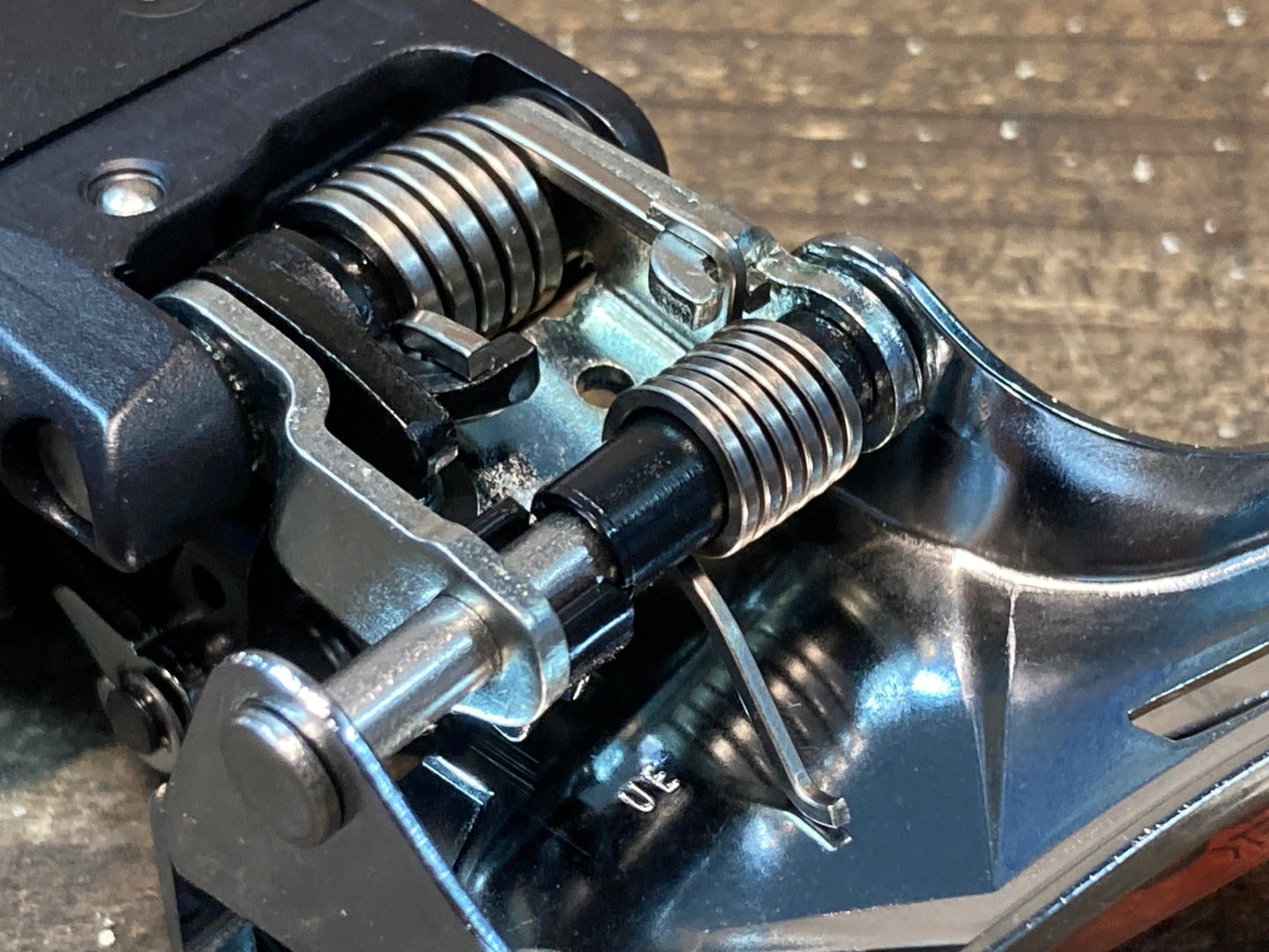 IQ129 シマノ SHIMANO 105 FD-R7150 直付 フロントディレイラー 2s Di2 電動