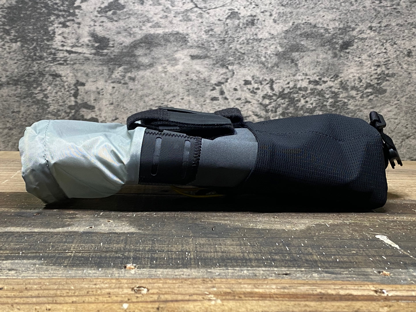 IM697 アピデュラ APIDURA バックカントリー フードポーチ 1.2L+