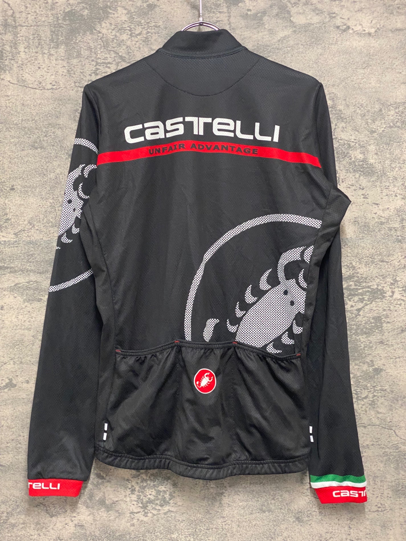 IZ858 カステリ CASTELLI 長袖 サイクルジャージ Mサイズ 黒 ※前面ほつれ有り