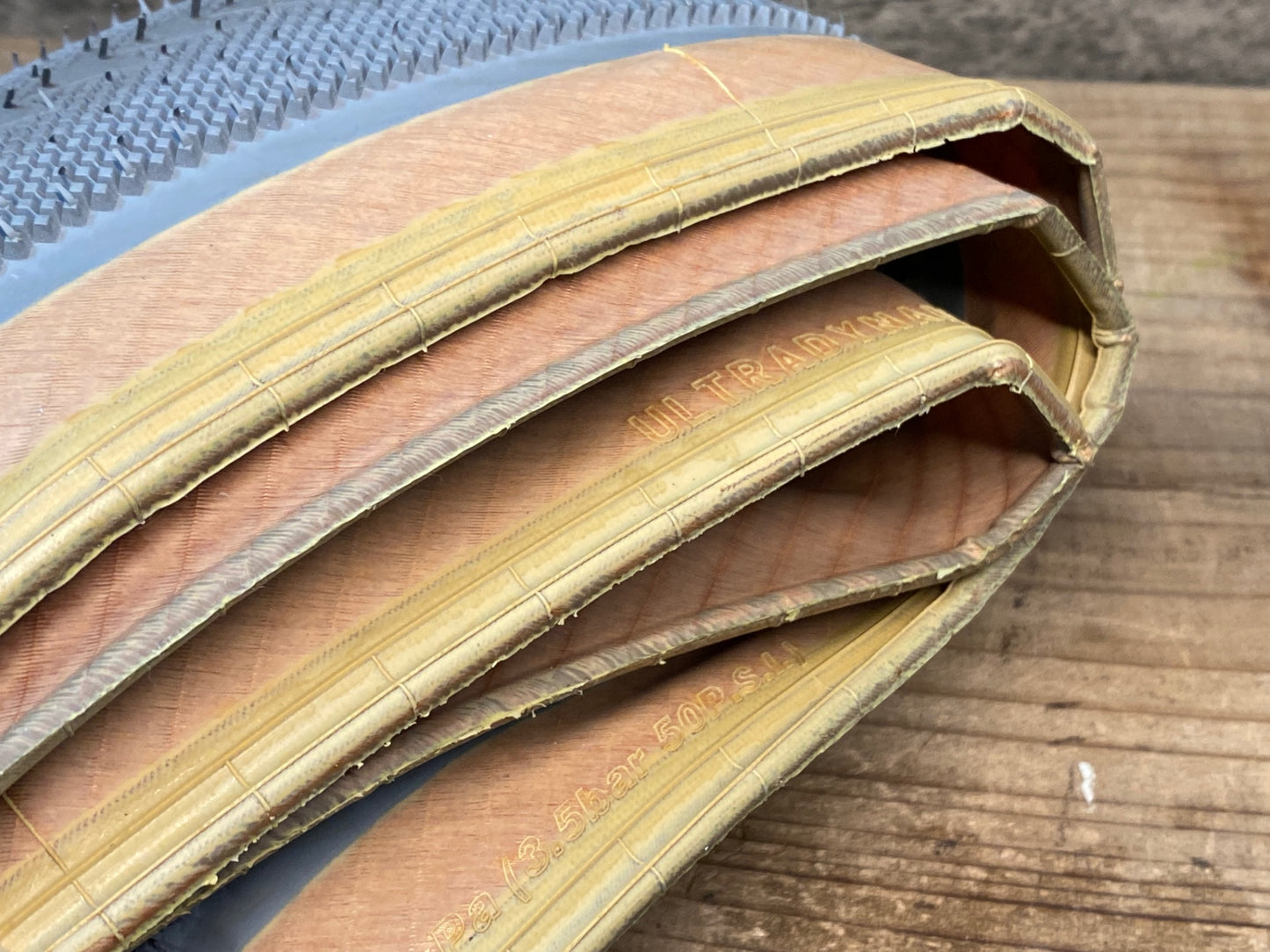 IT606 ウルトラダイナミコ ULTRADYNAMICO CAVA 700x42 タイヤ 2本セット