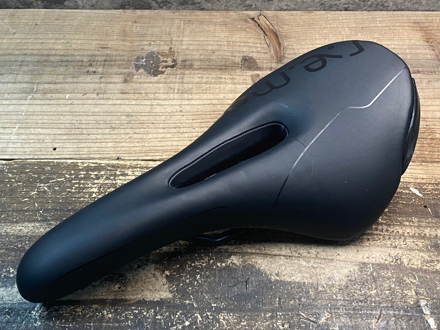 IO030 セラロイヤル selle royal r.e.med サドル クロモリレール 143mm