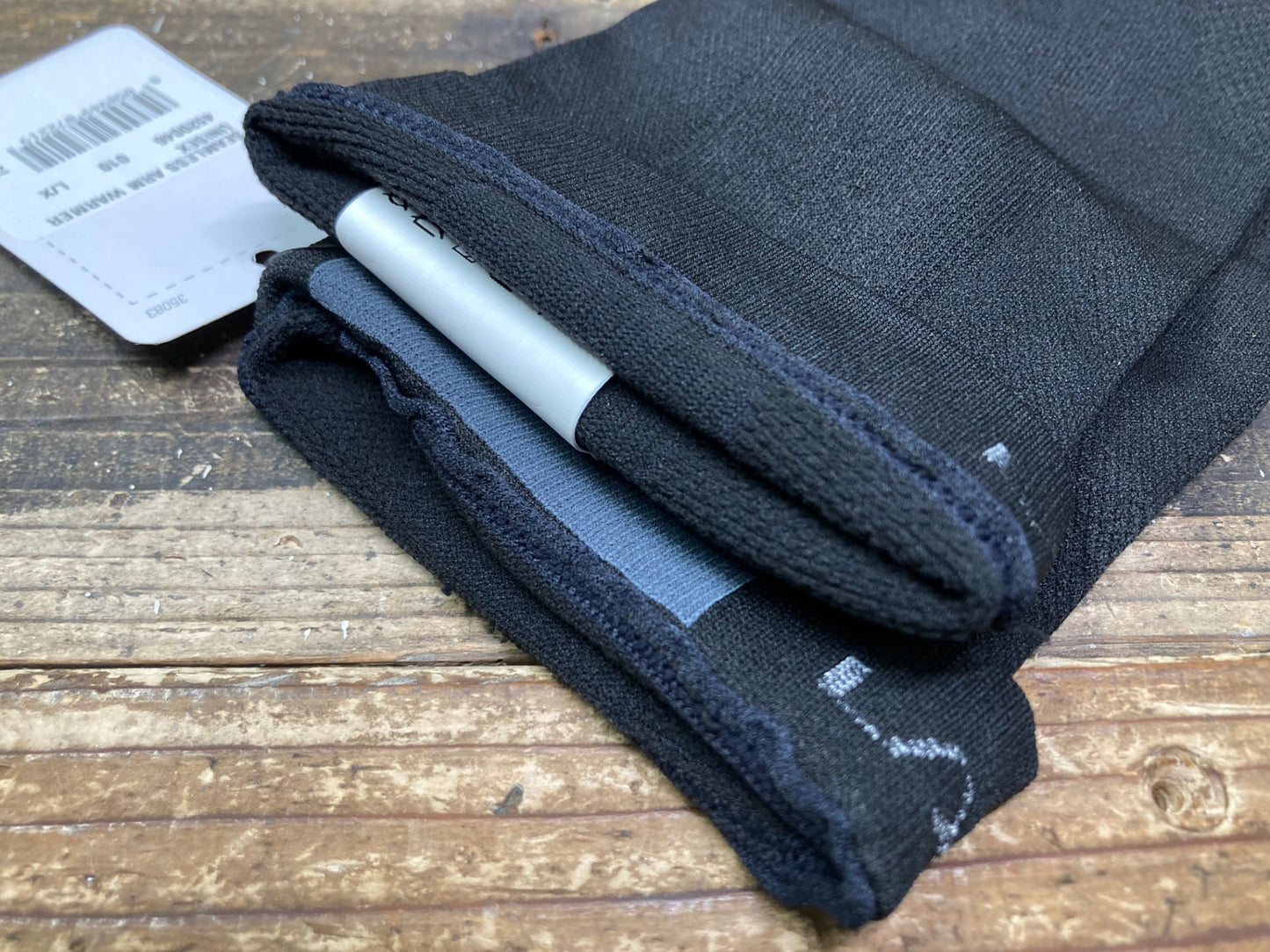 IV949 カステリ CASTELLI アームカバー 黒 L/XL