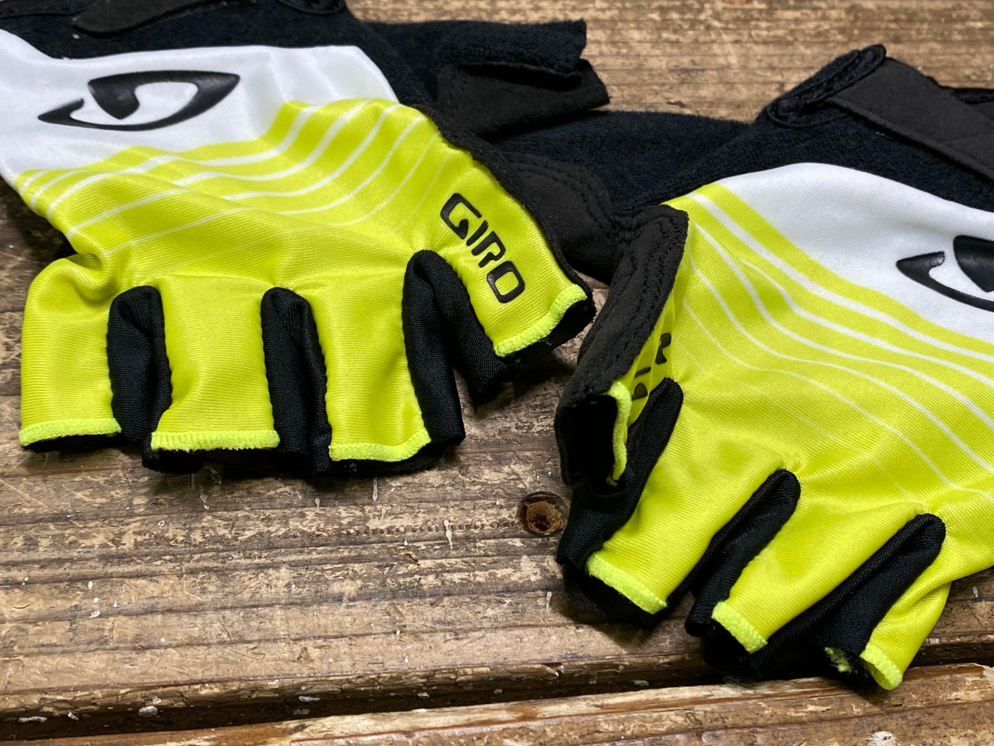 IS733 ジロ GIRO 指切り グローブ 黒 黄 L