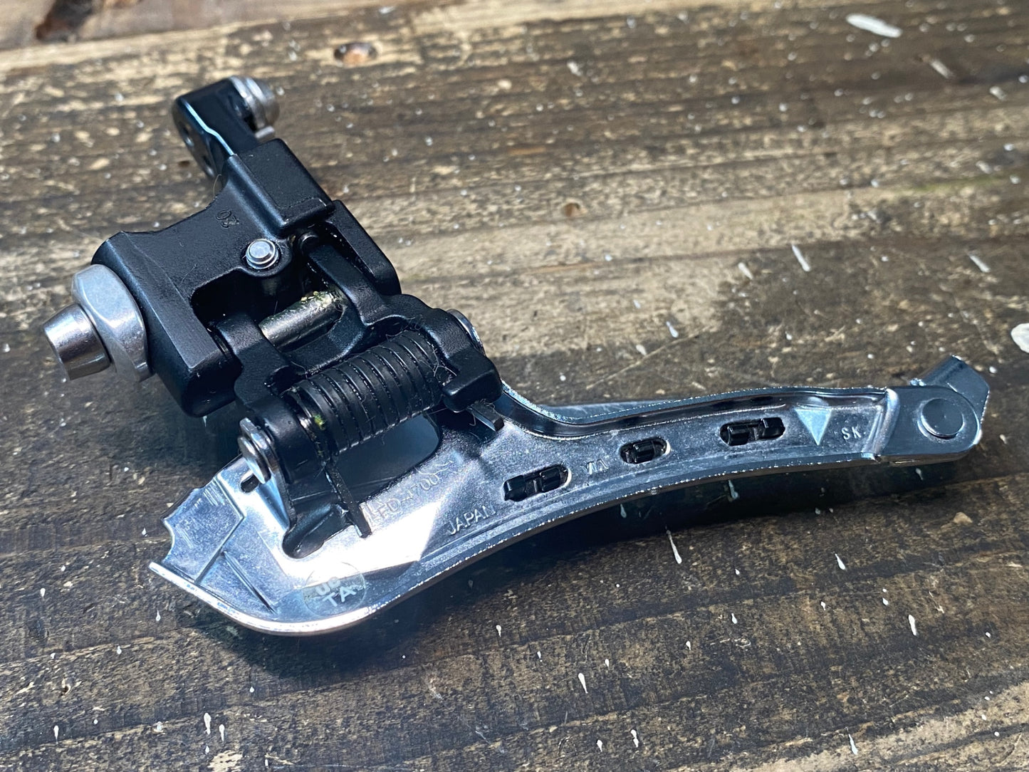 IS705 シマノ SHIMANO ティアグラ Tiagra FD-4700 フロントディレイラー 直付