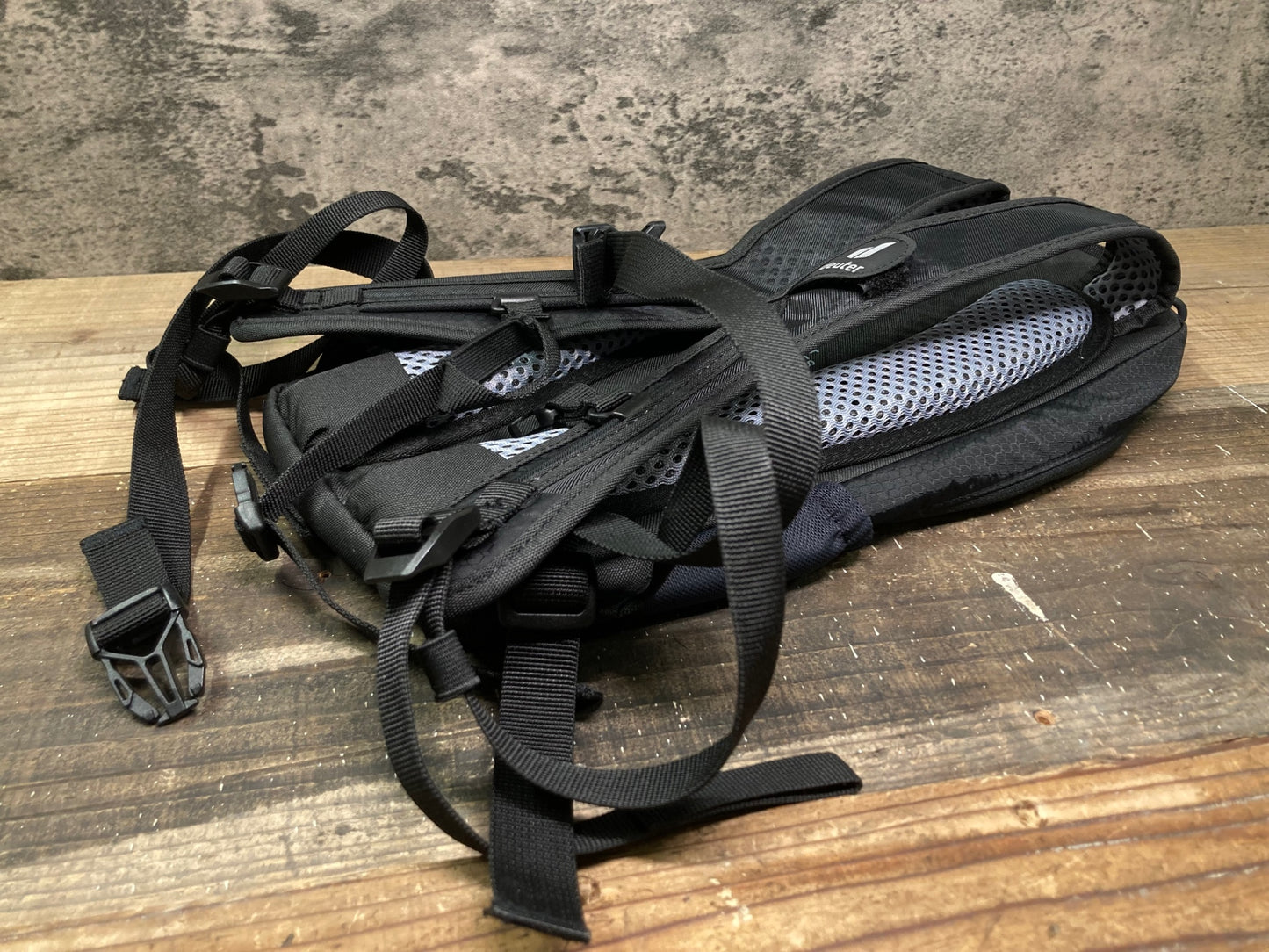 IP034 deuter ドイター Ultra ride 6 バックパック