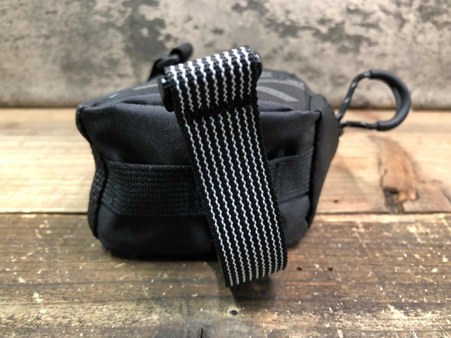 IS439 カンパニョーロ CAMPAGNOLO EKAR CLUSTER 7 GRAVEL BAG サドルバック 黒