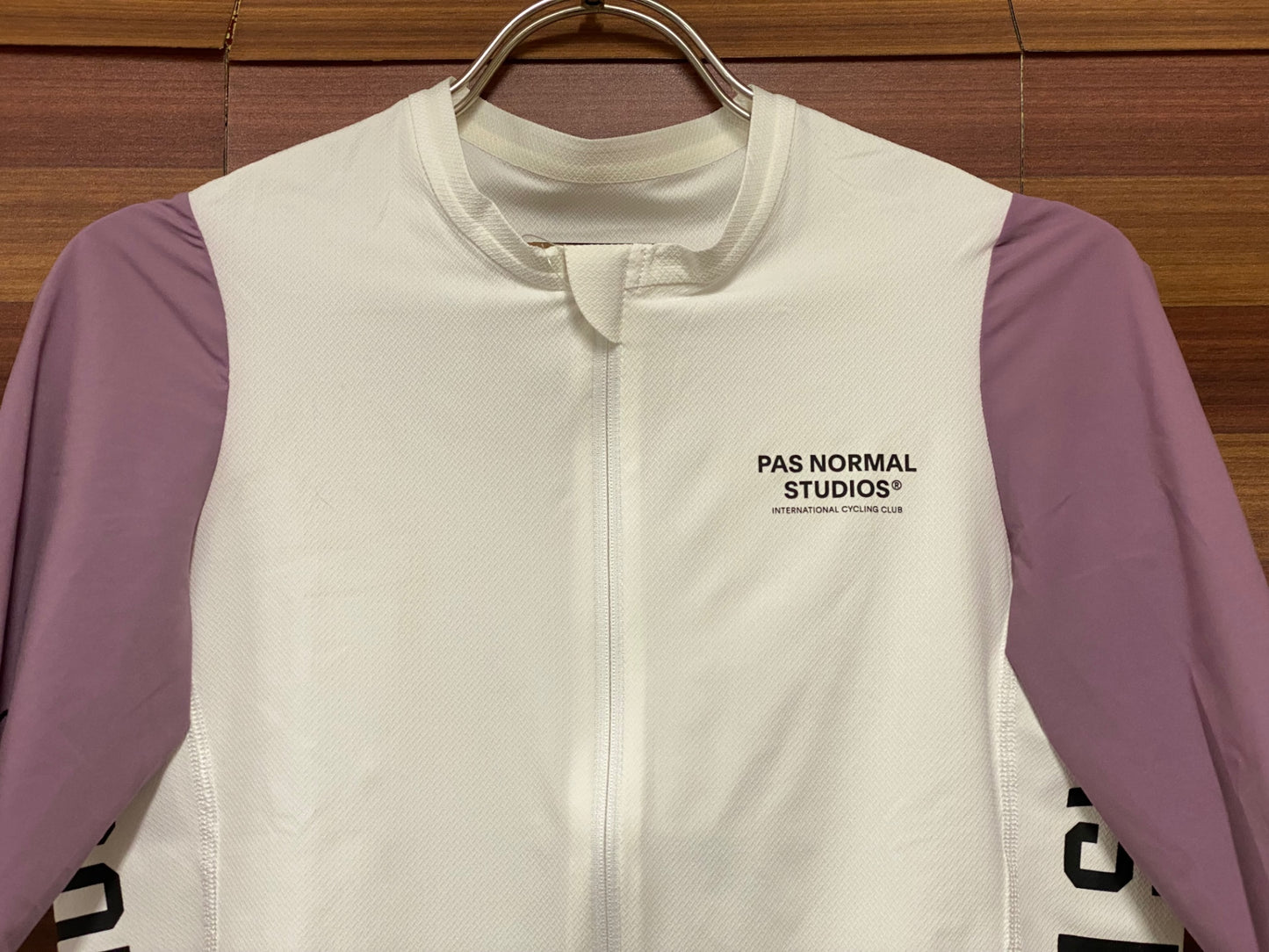 IU942 パスノーマルスタジオ PAS NORMAL STUDIOS SOLITUDE 半袖 サイクルジャージ 白 パープル S