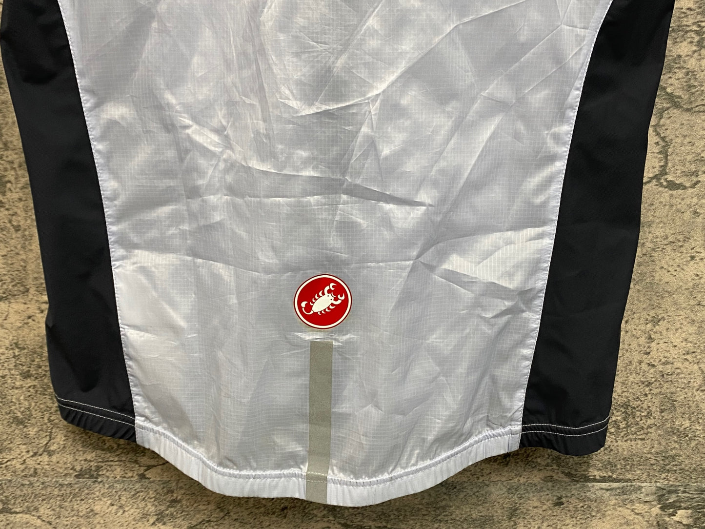 IX879 カステリ CASTELLI 防風 薄手 サイクルベスト L シースルー