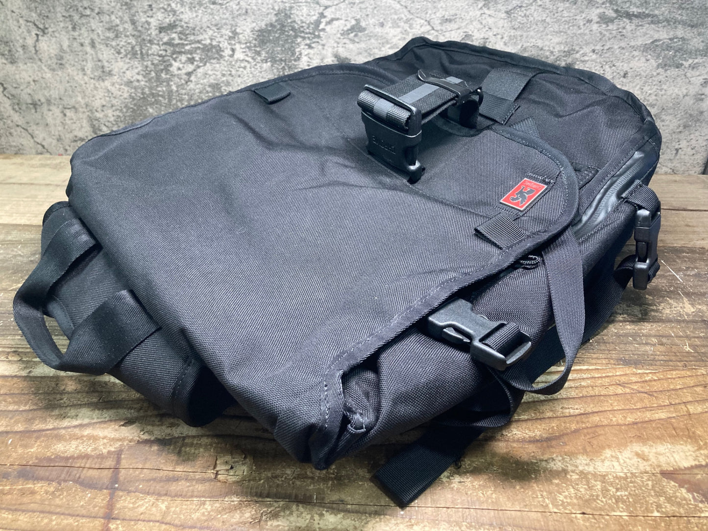 IU084 クローム CHROME WARSAW MEDIUM BACKPACK リュック バックパック 黒