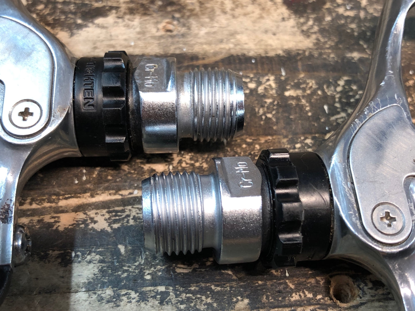 IZ329 シマノ SHIMANO 105 PD-5700 ビンディングペダル SPD-SL