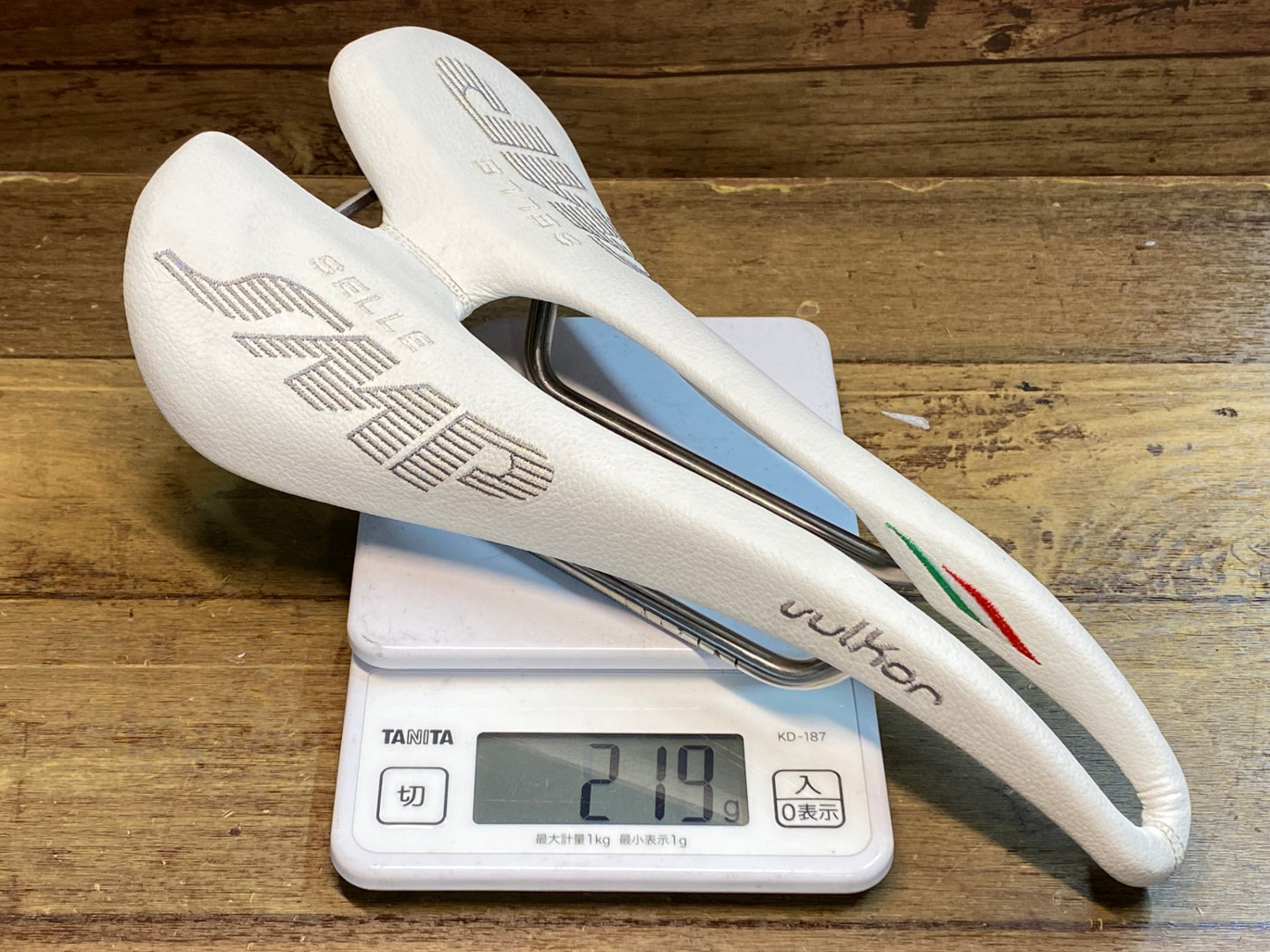 IH641 SELLE SMP VULKOR aisi 304 tube レール サドル 137mm 白