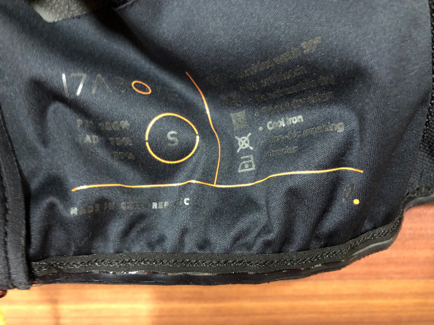 IM436 イザドア Isadore I7A3O7E サイクルベスト ジレ 黒 S