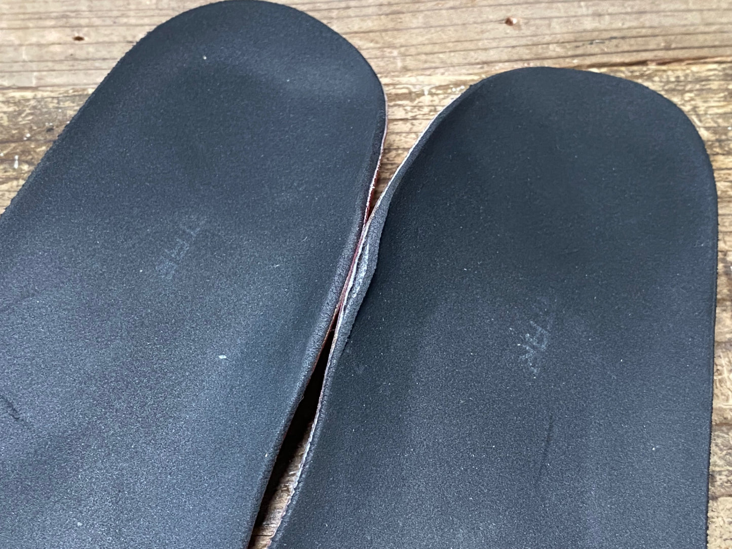 IU396 ソールスター SOLESTAR KONTROL インソール 赤 ※サイズ不明 実測 26.5cm