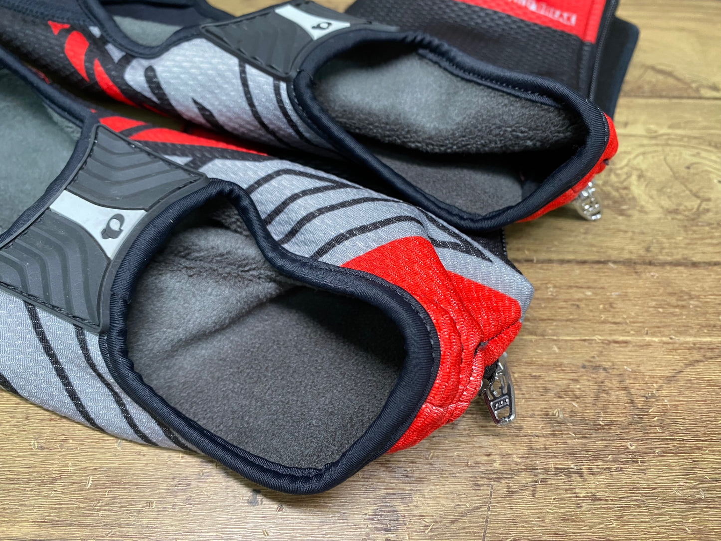 JB348 パールイズミ PEARL iZUMi シューズカバー 黒 赤 L 裏起毛 WINDBREAK