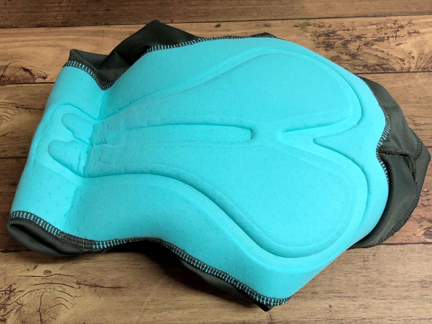 IL858 ブリコ BRIKO CLASSIC BIB 2.0 ビブショーツ カーキ ロゴ剥げ S