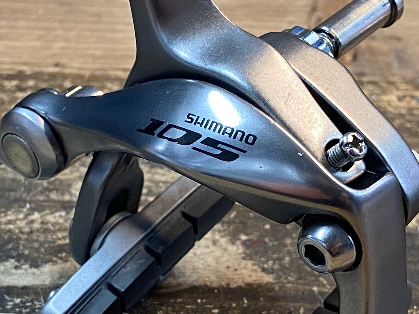 IU043 シマノ 105 BR-5700 キャリパーブレーキ シルバー 前後セット