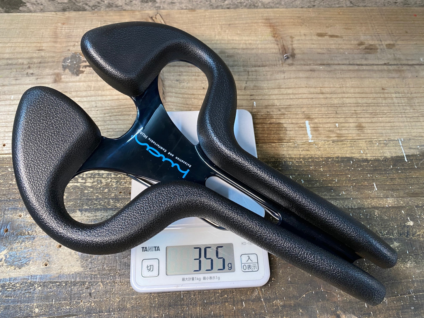 IX268 huan PPS サドル 黒 青 ※座面先端剥がれのためジャンク