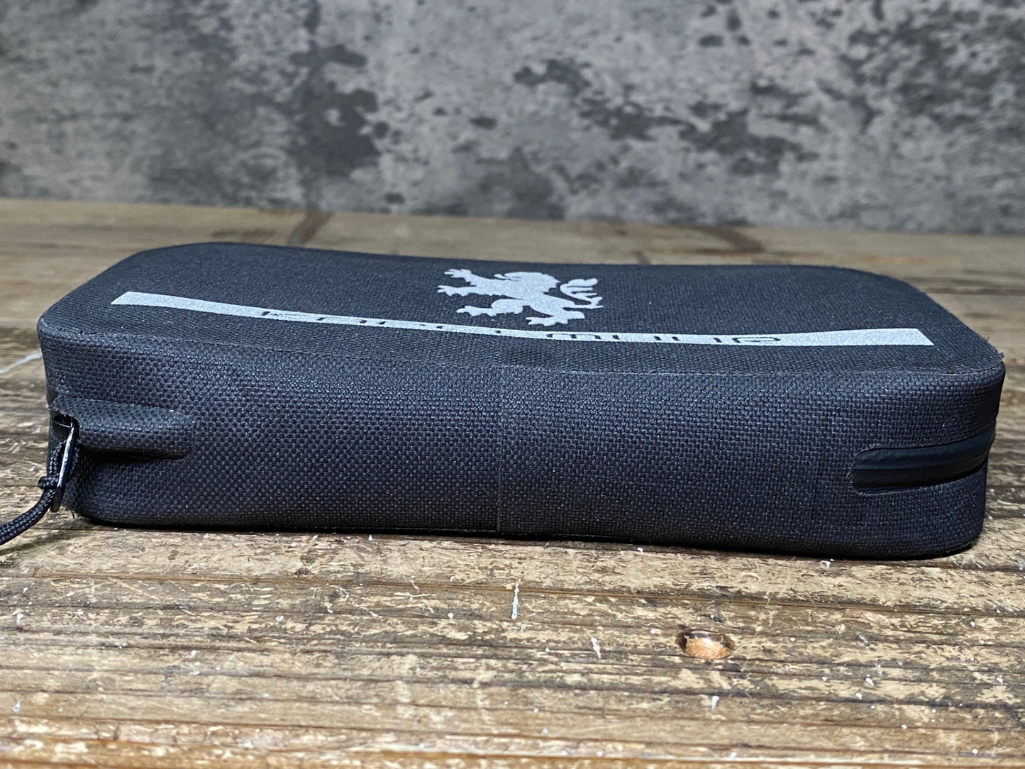 IX313 カペルミュール KAPELMUUR サイクルポーチ グレー