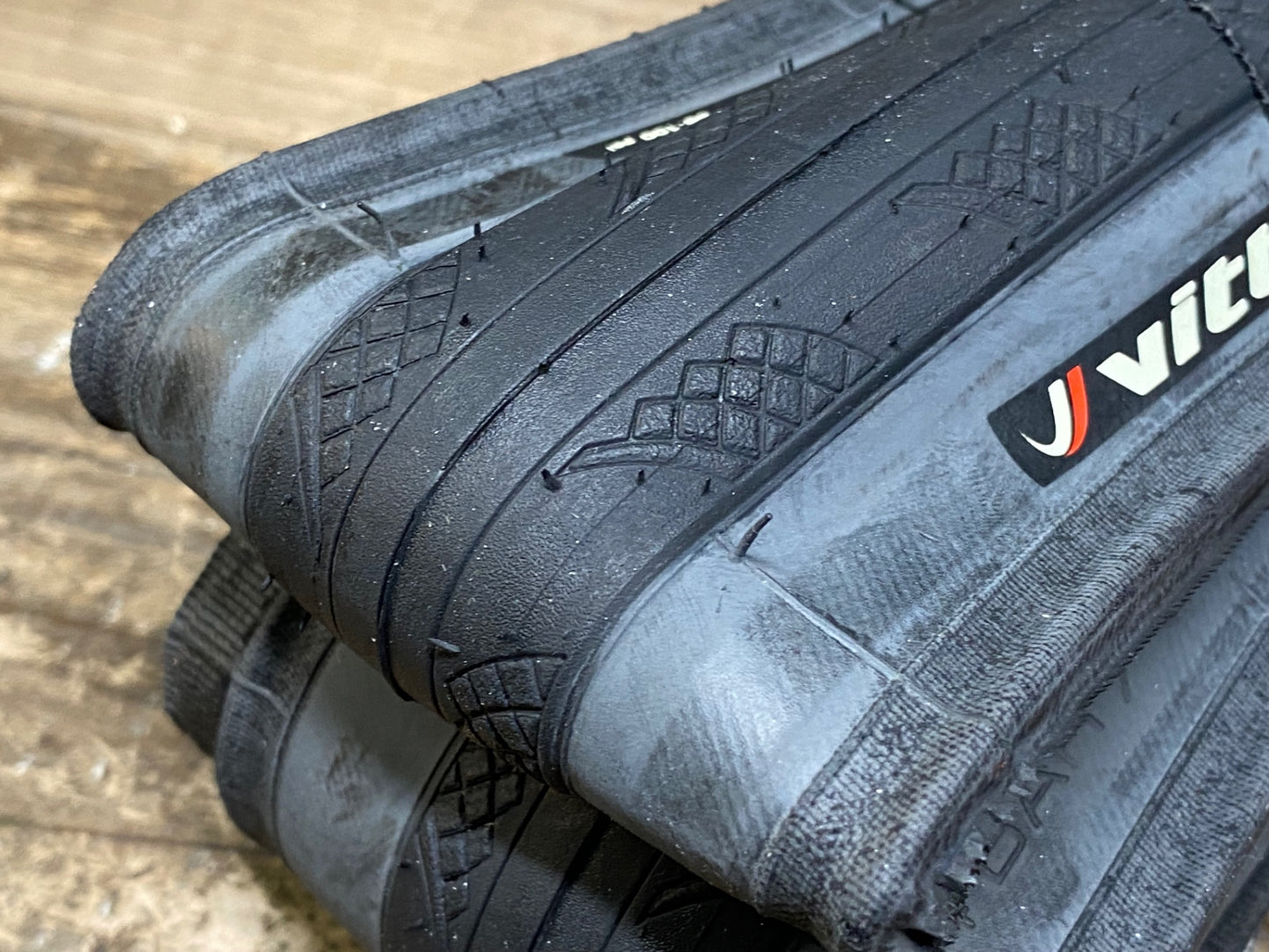 IV708 ヴィットリア vittoria ZAFFIRO PRO GRAPHENE 2.0 タイヤ 700x32c